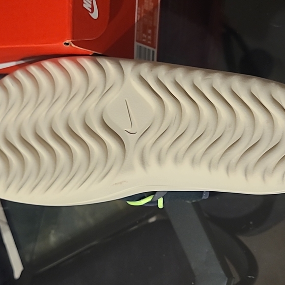 Mens shoes - Picture 2 of 2